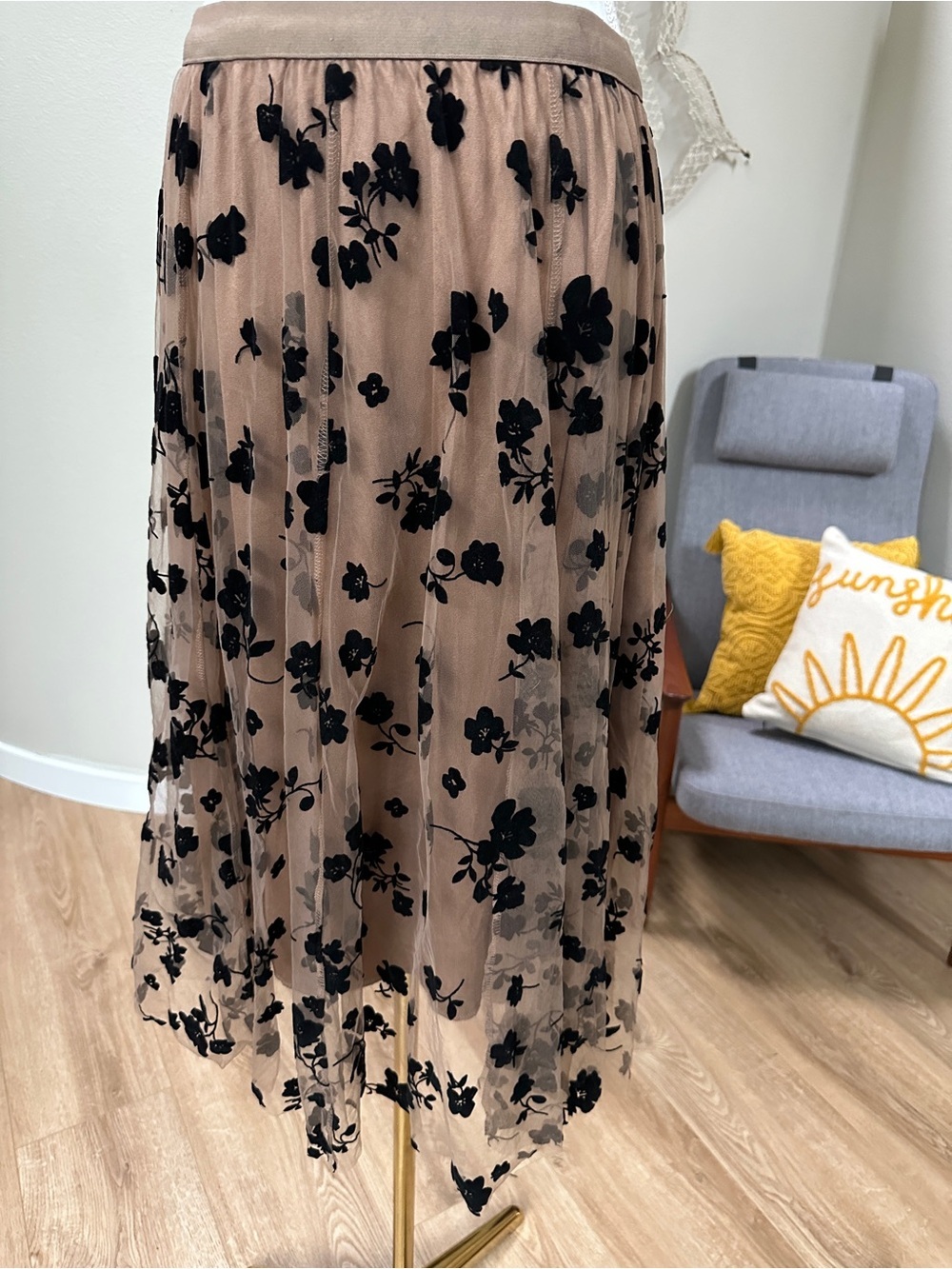 Black Floral flowy elastic waist Tulle pull on Midi Skirt - Picture 4 of 9